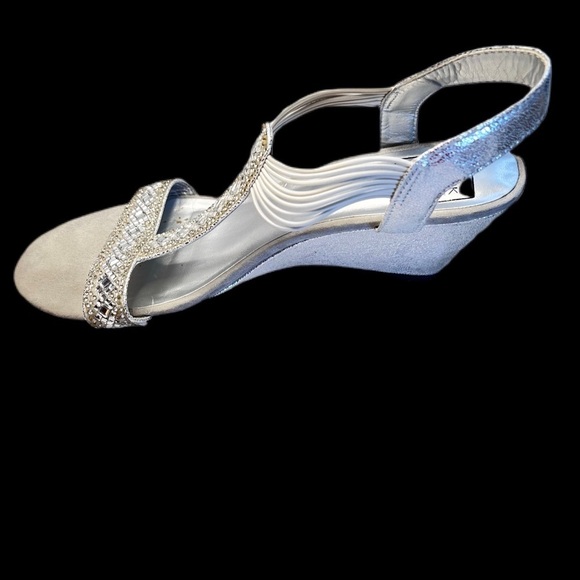 New York Transit BADGETASTIC WEDGE SANDAL.  Silver sparkle open toe. - Picture 3 of 5